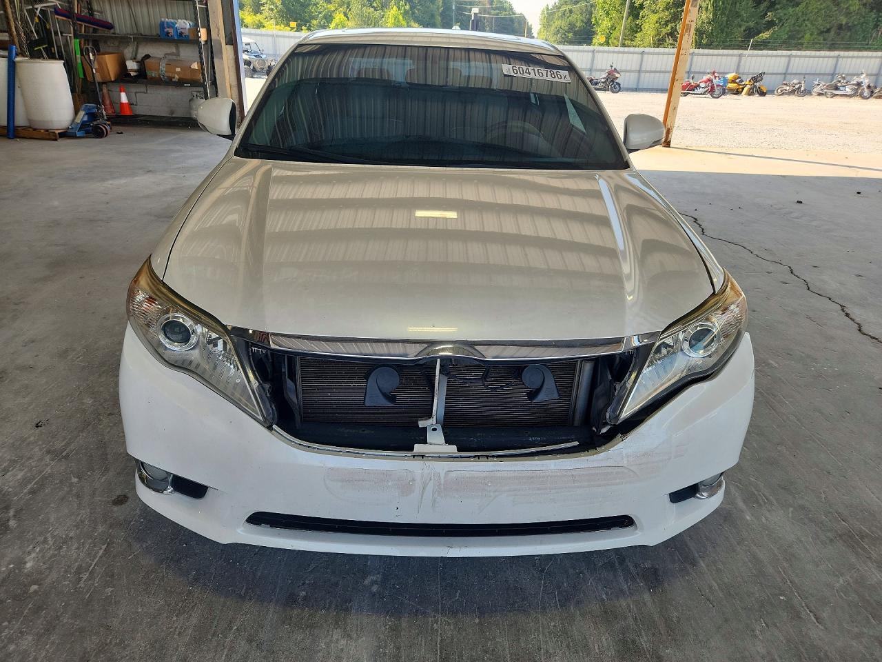 2012 TOYOTA AVALON