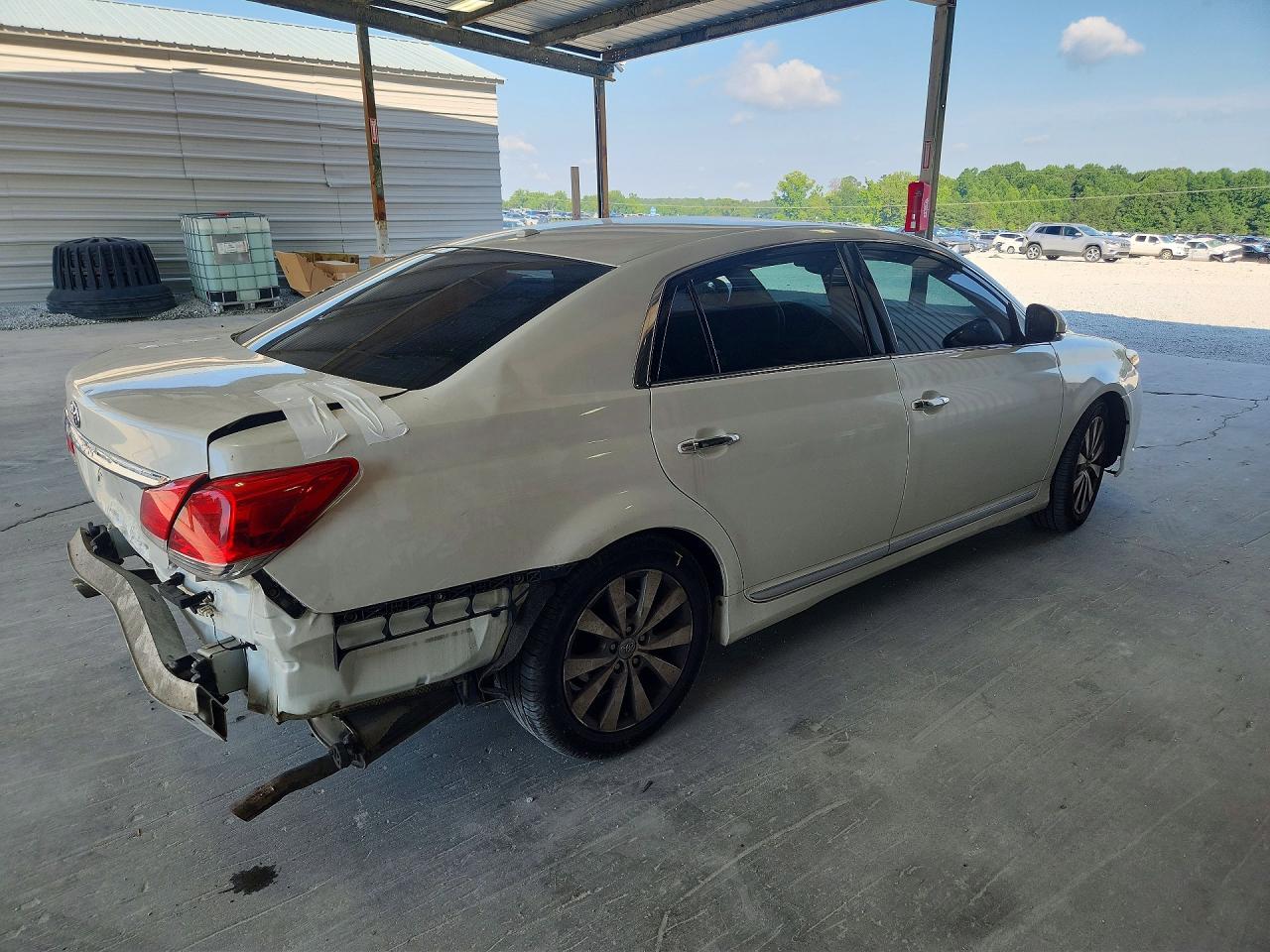 2012 TOYOTA AVALON
