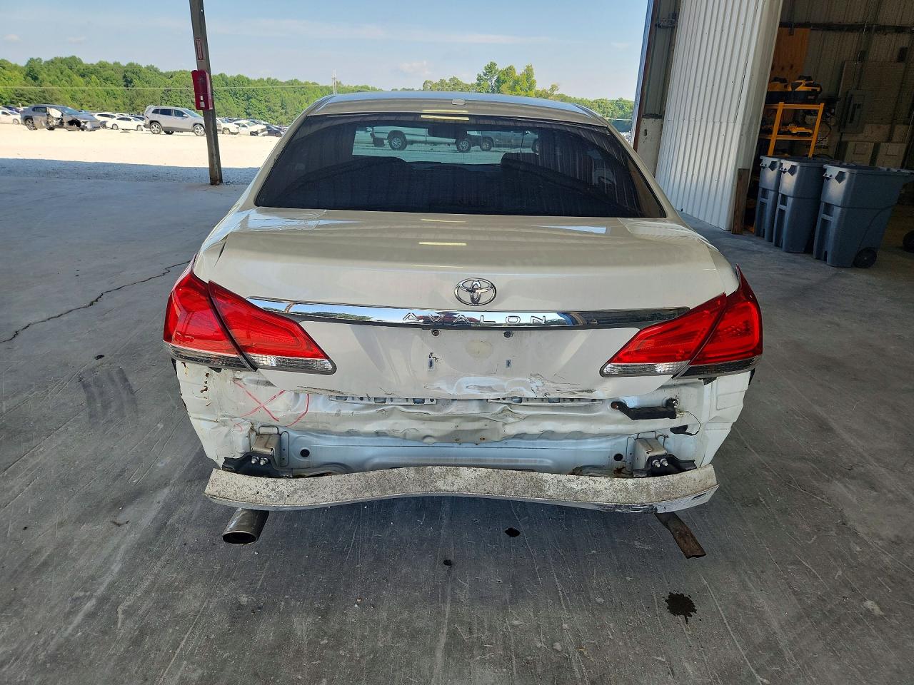 2012 TOYOTA AVALON