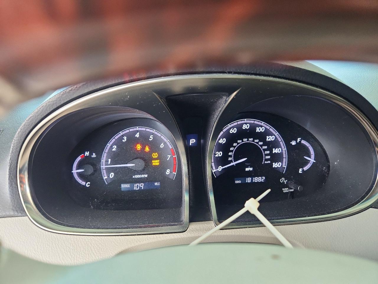 2012 TOYOTA AVALON