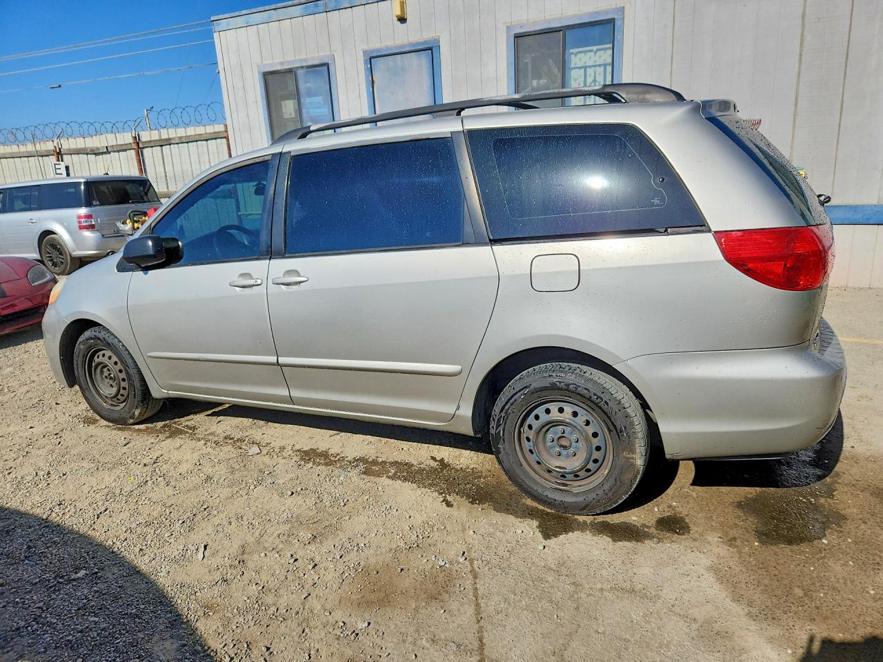 2010 TOYOTA SIENNA