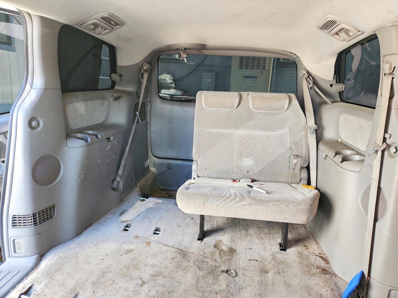 2010 TOYOTA SIENNA