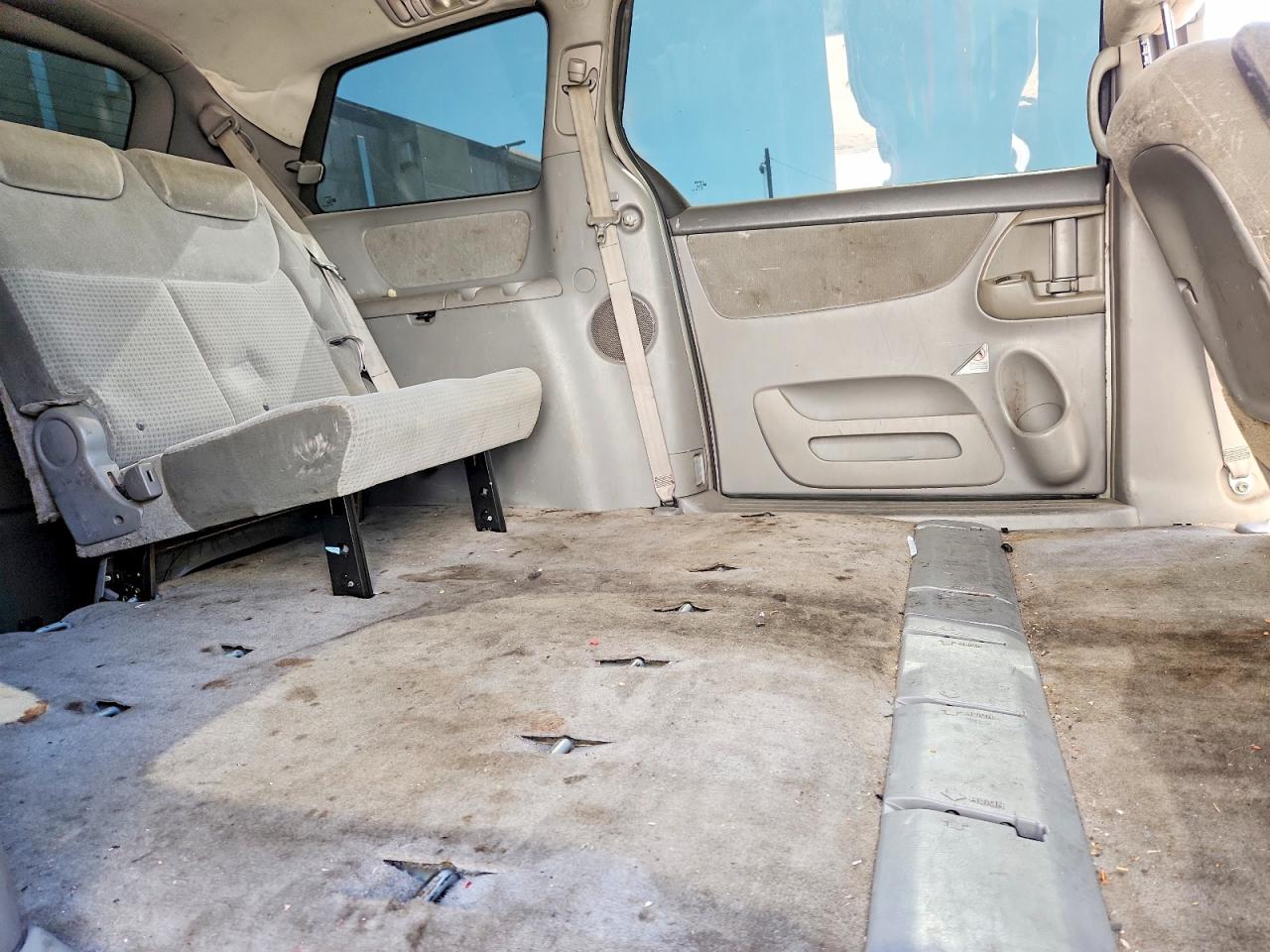 2010 TOYOTA SIENNA