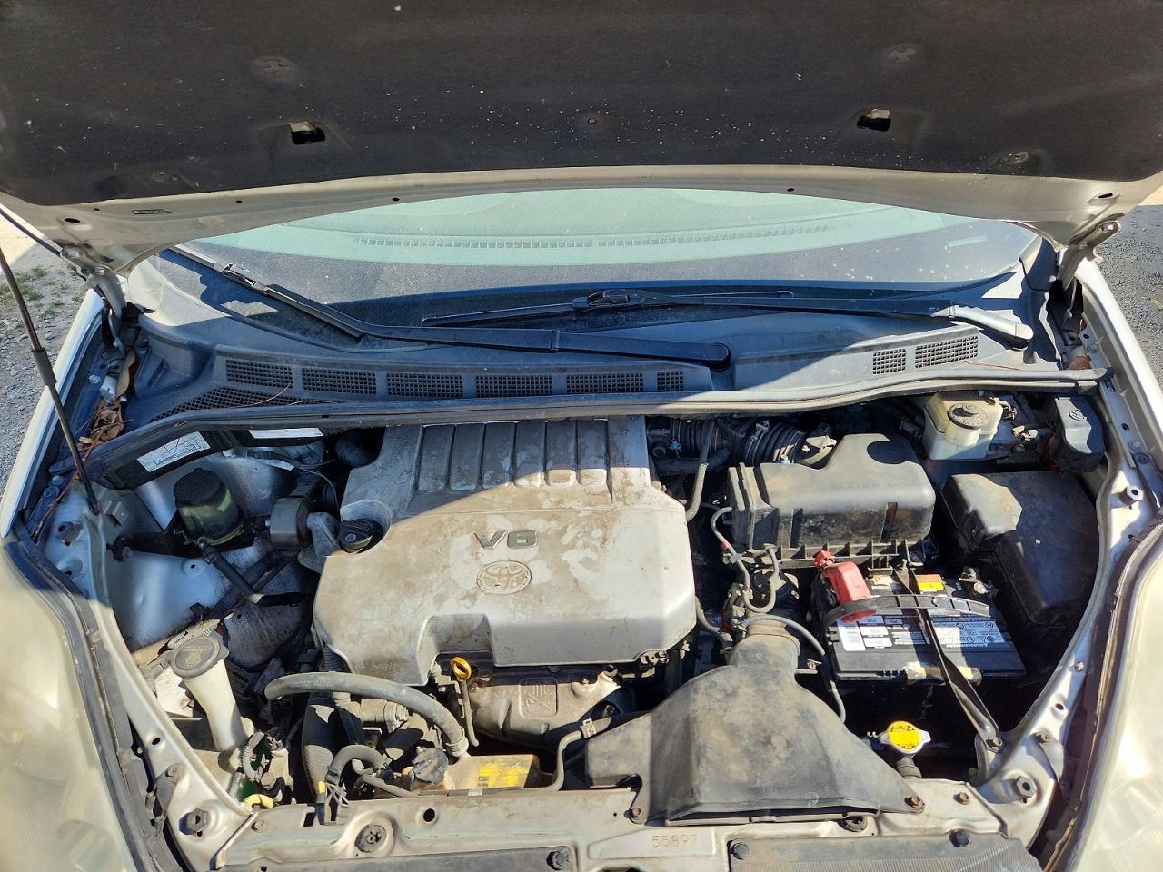 2010 TOYOTA SIENNA