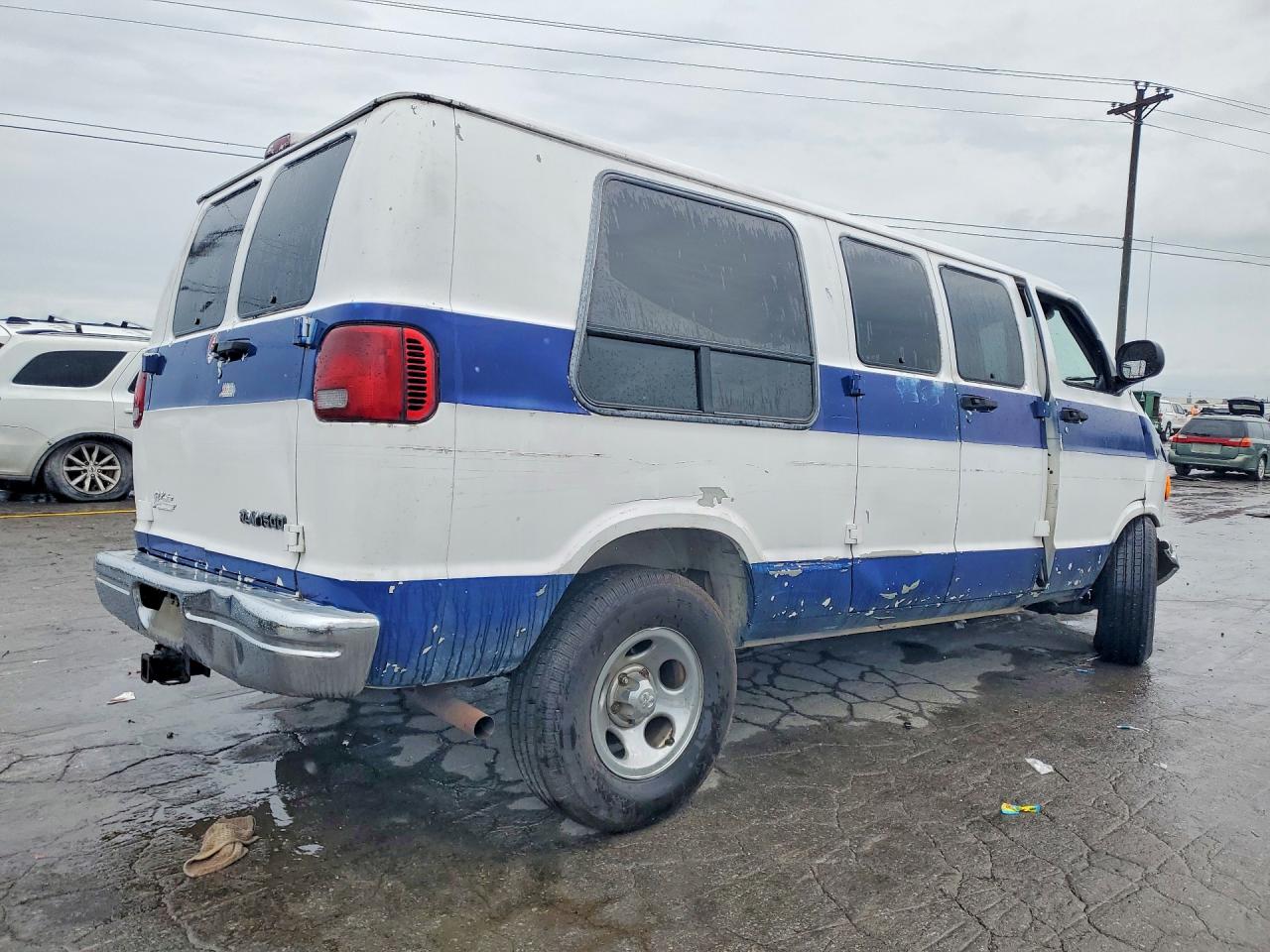 2003 DODGE B SERIES