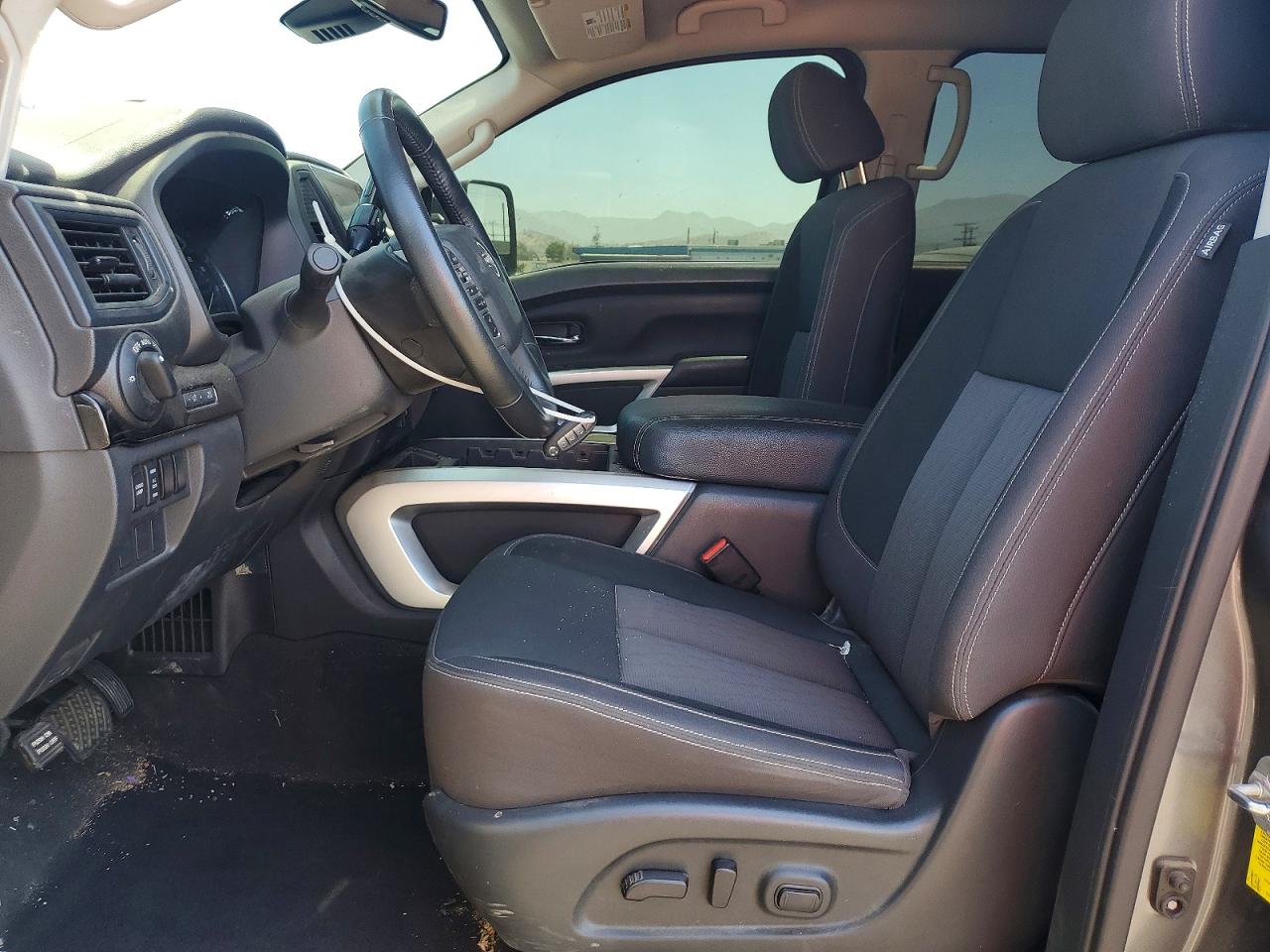 2023 NISSAN TITAN