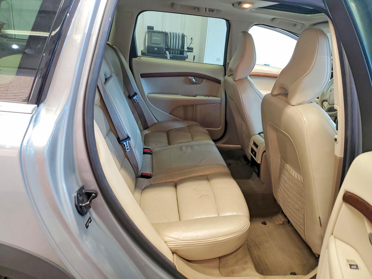 2010 VOLVO XC70