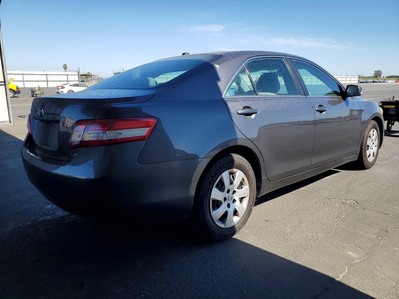 2011 TOYOTA CAMRY