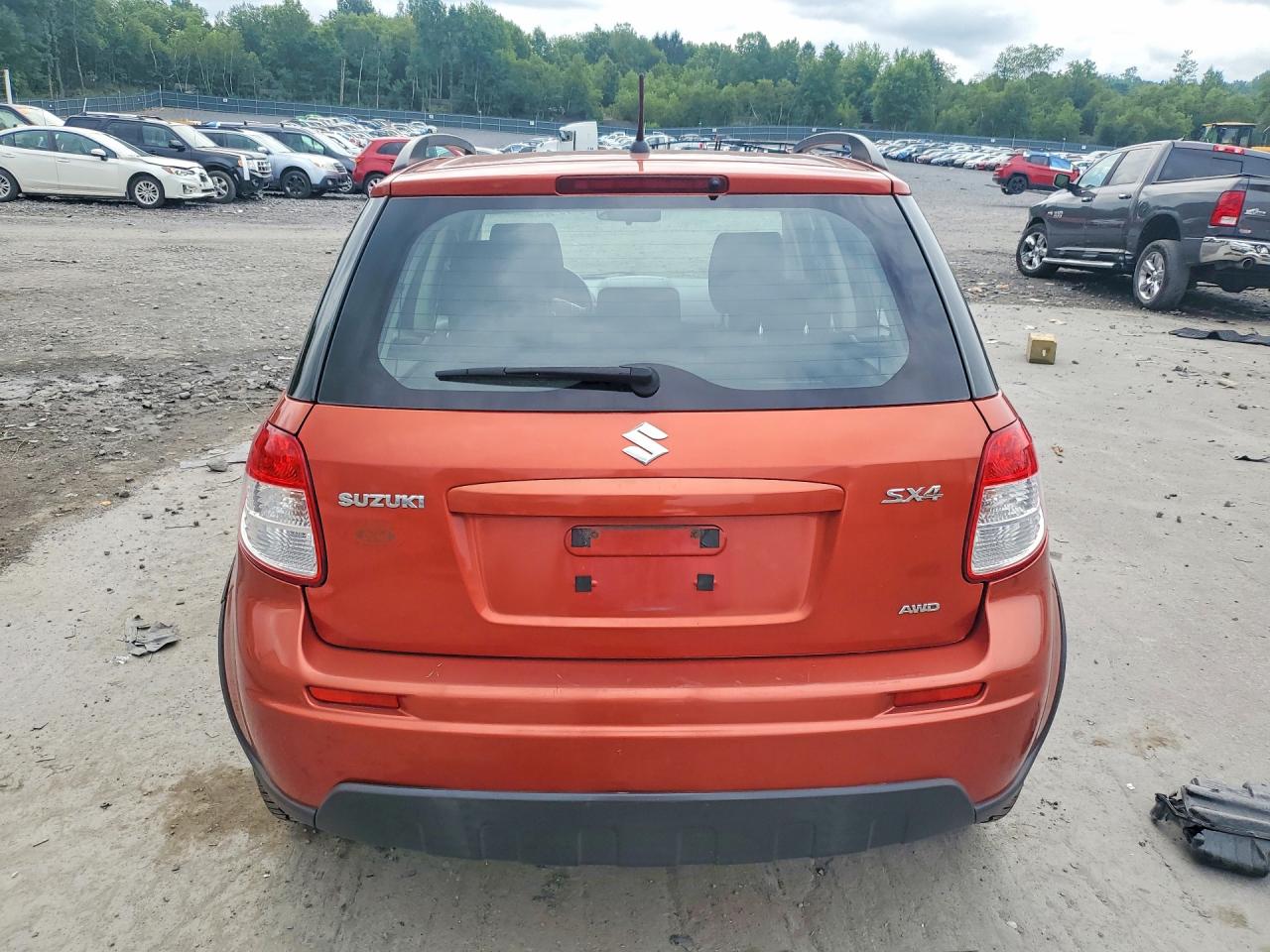 2011 SUZUKI SX4