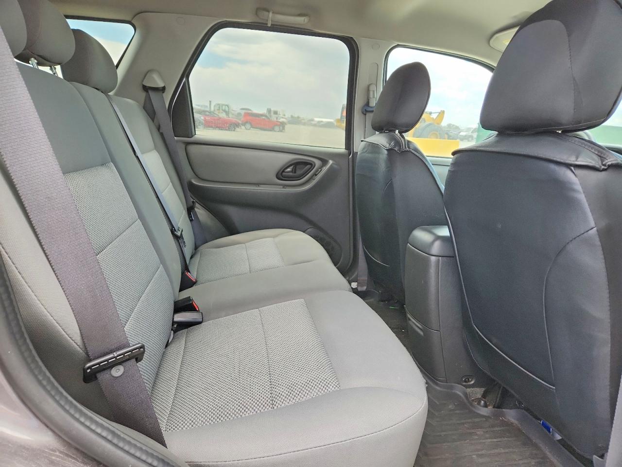 2005 FORD ESCAPE