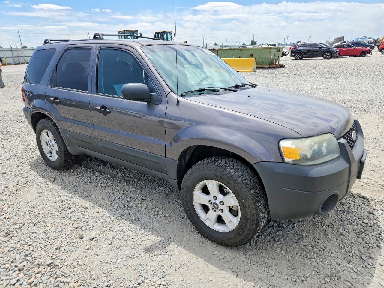 2005 FORD ESCAPE