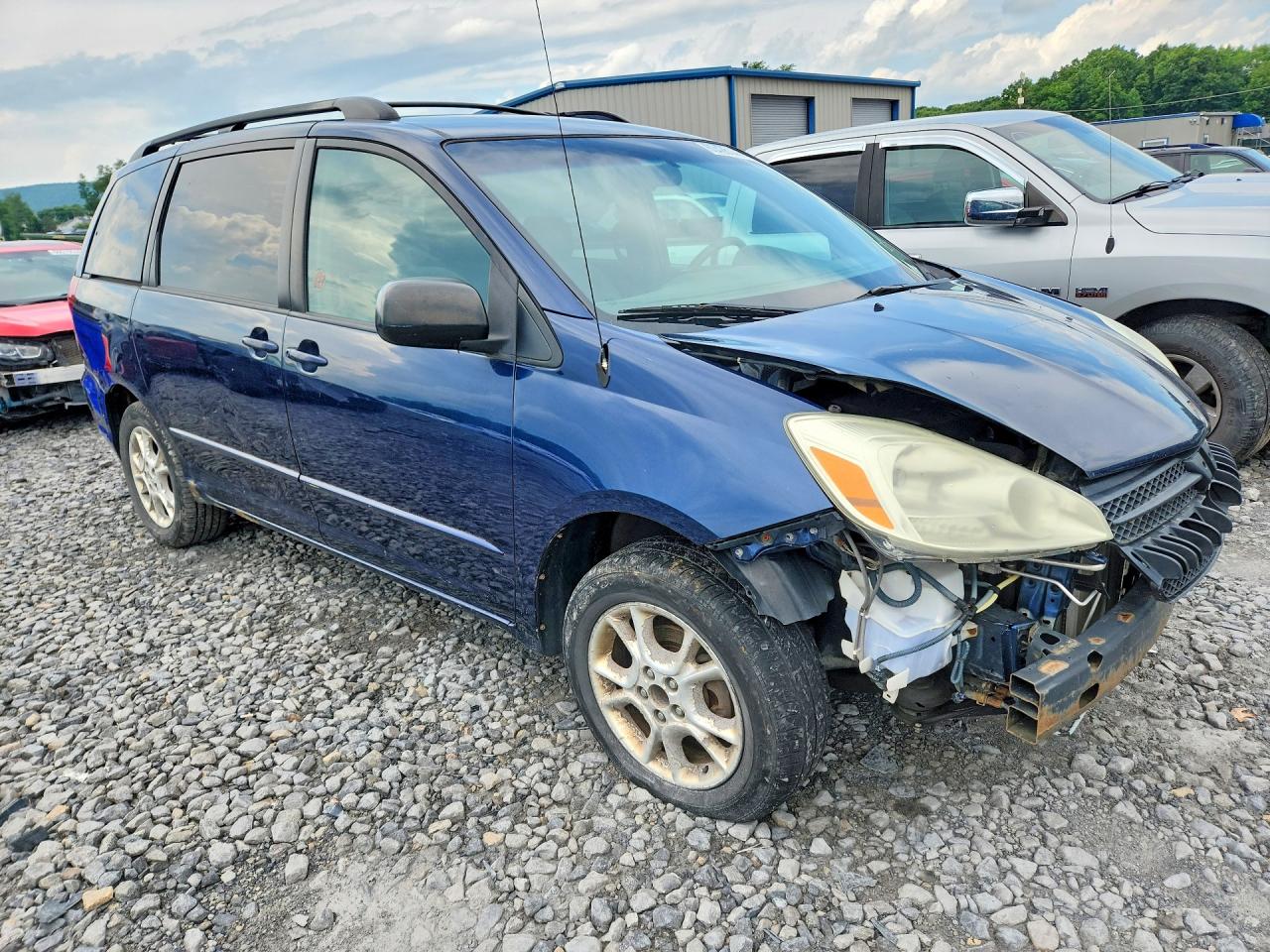 2005 TOYOTA SIENNA