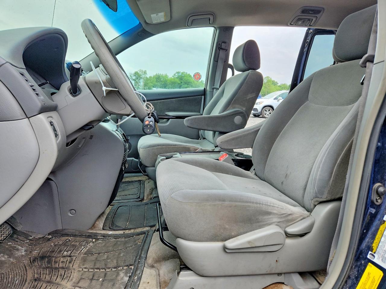 2005 TOYOTA SIENNA