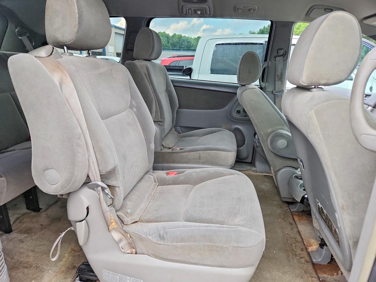2005 TOYOTA SIENNA