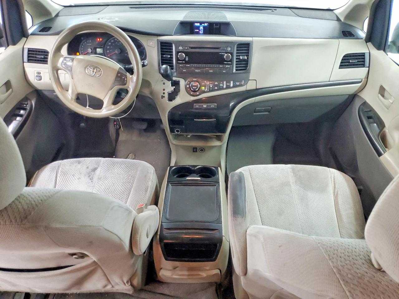2013 TOYOTA SIENNA
