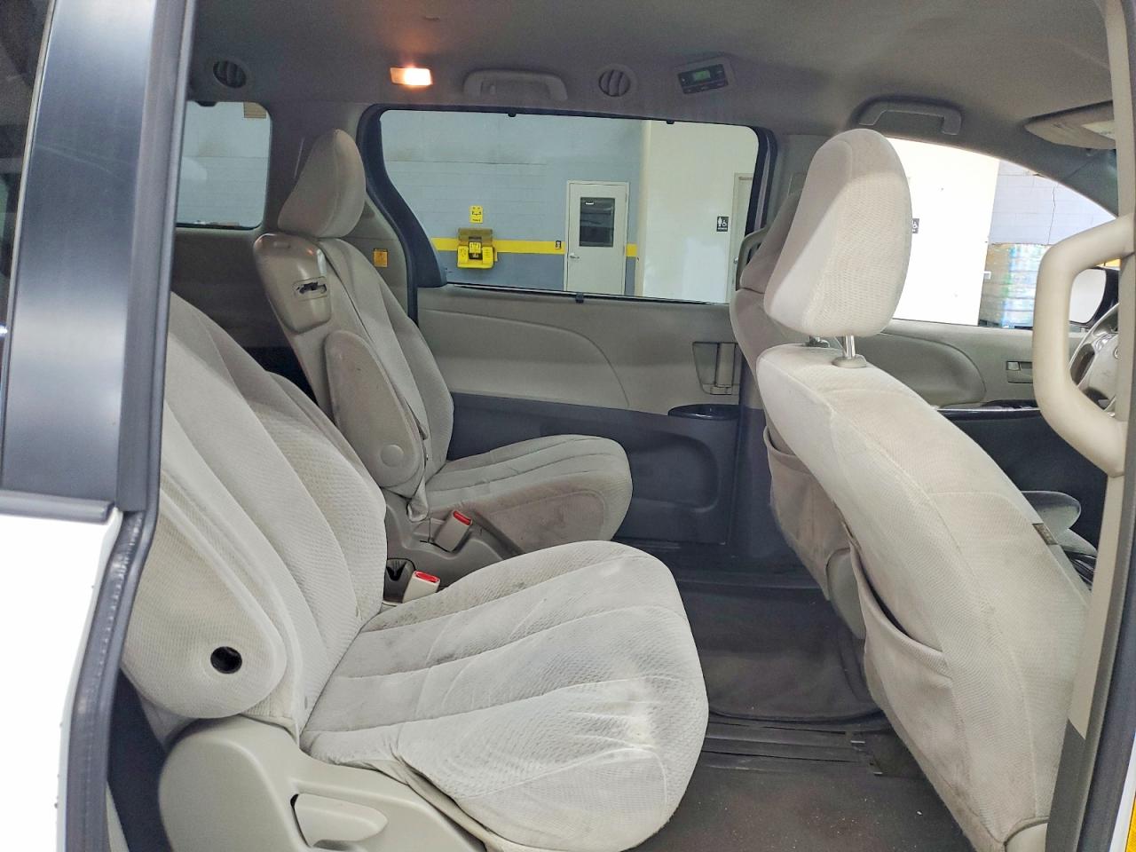 2013 TOYOTA SIENNA