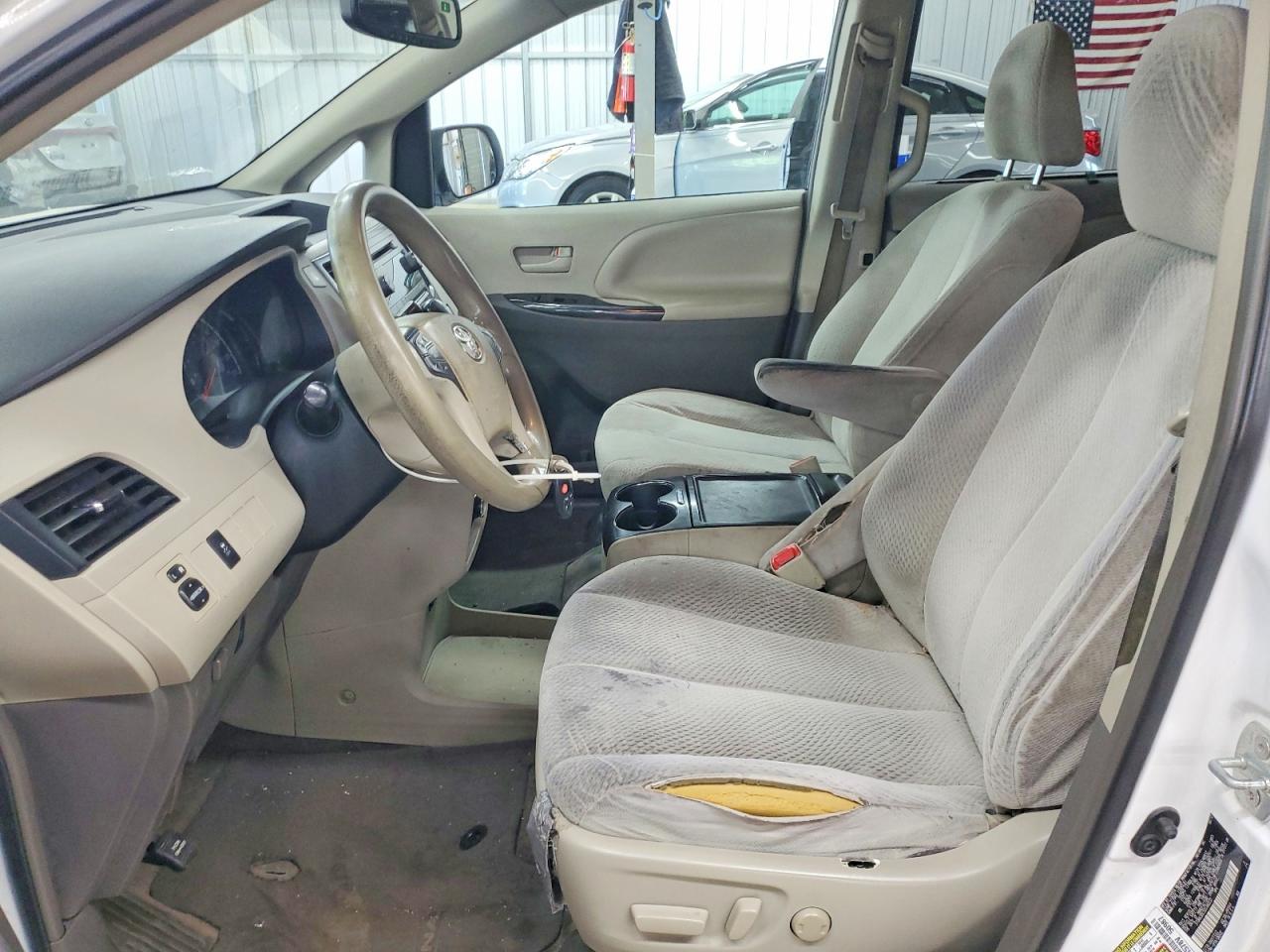 2013 TOYOTA SIENNA