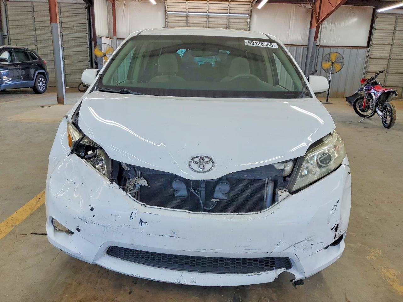 2013 TOYOTA SIENNA