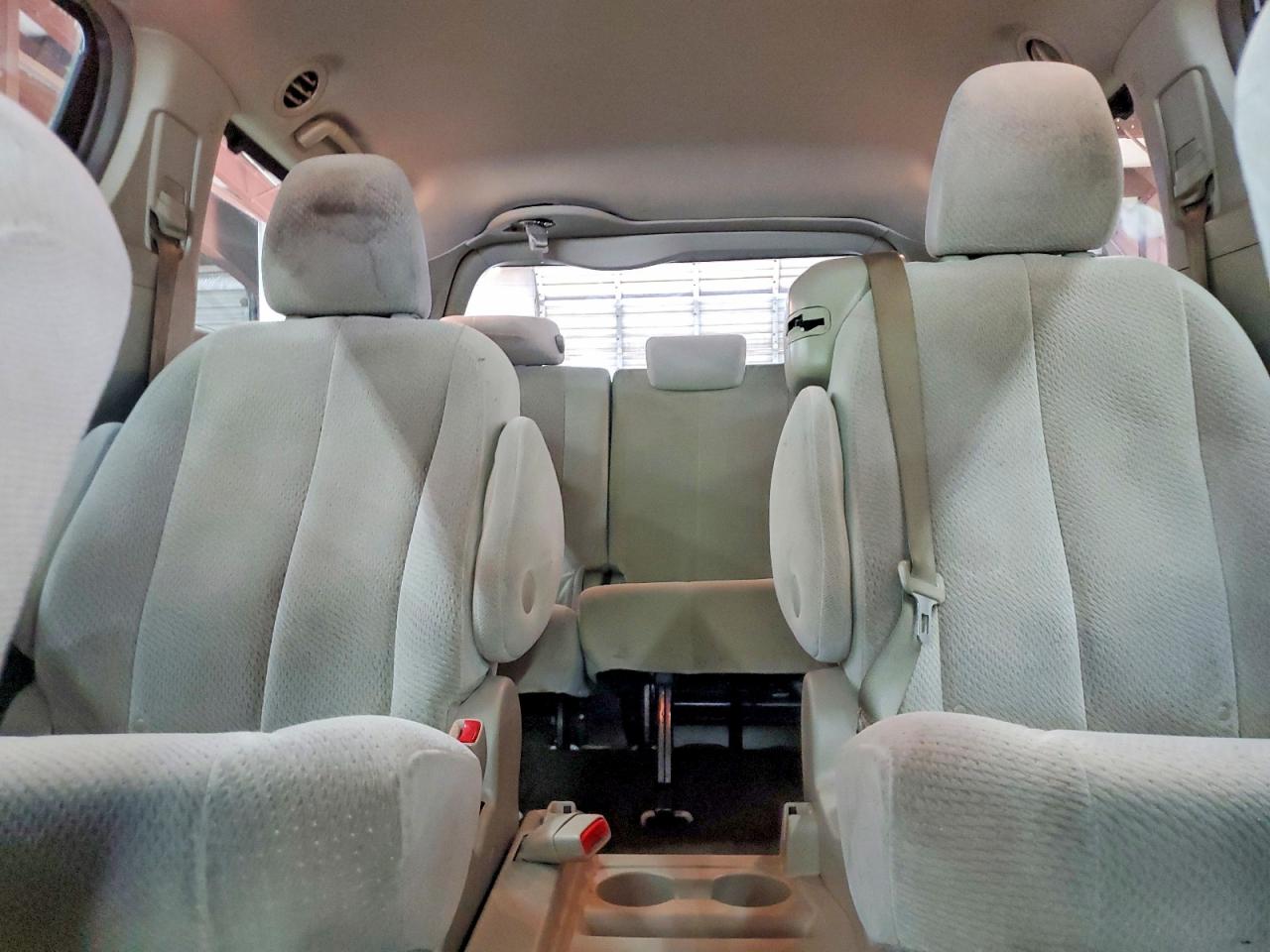 2013 TOYOTA SIENNA
