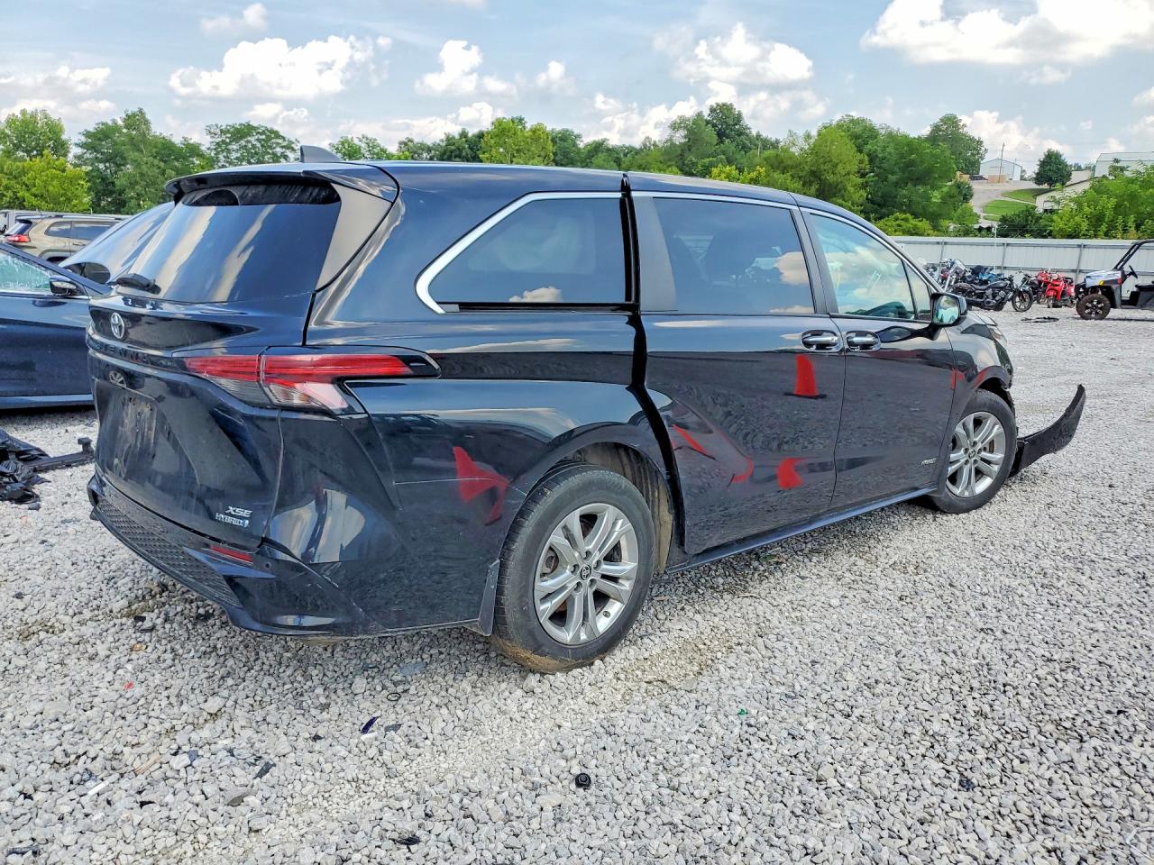2021 TOYOTA SIENNA