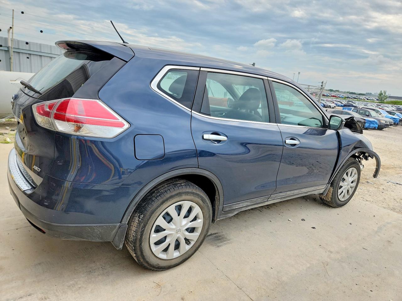 2015 NISSAN ROGUE