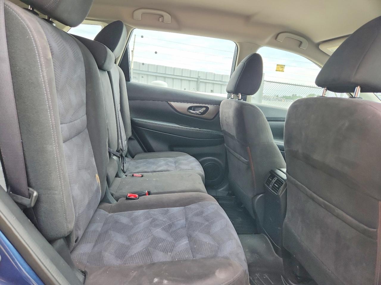 2015 NISSAN ROGUE