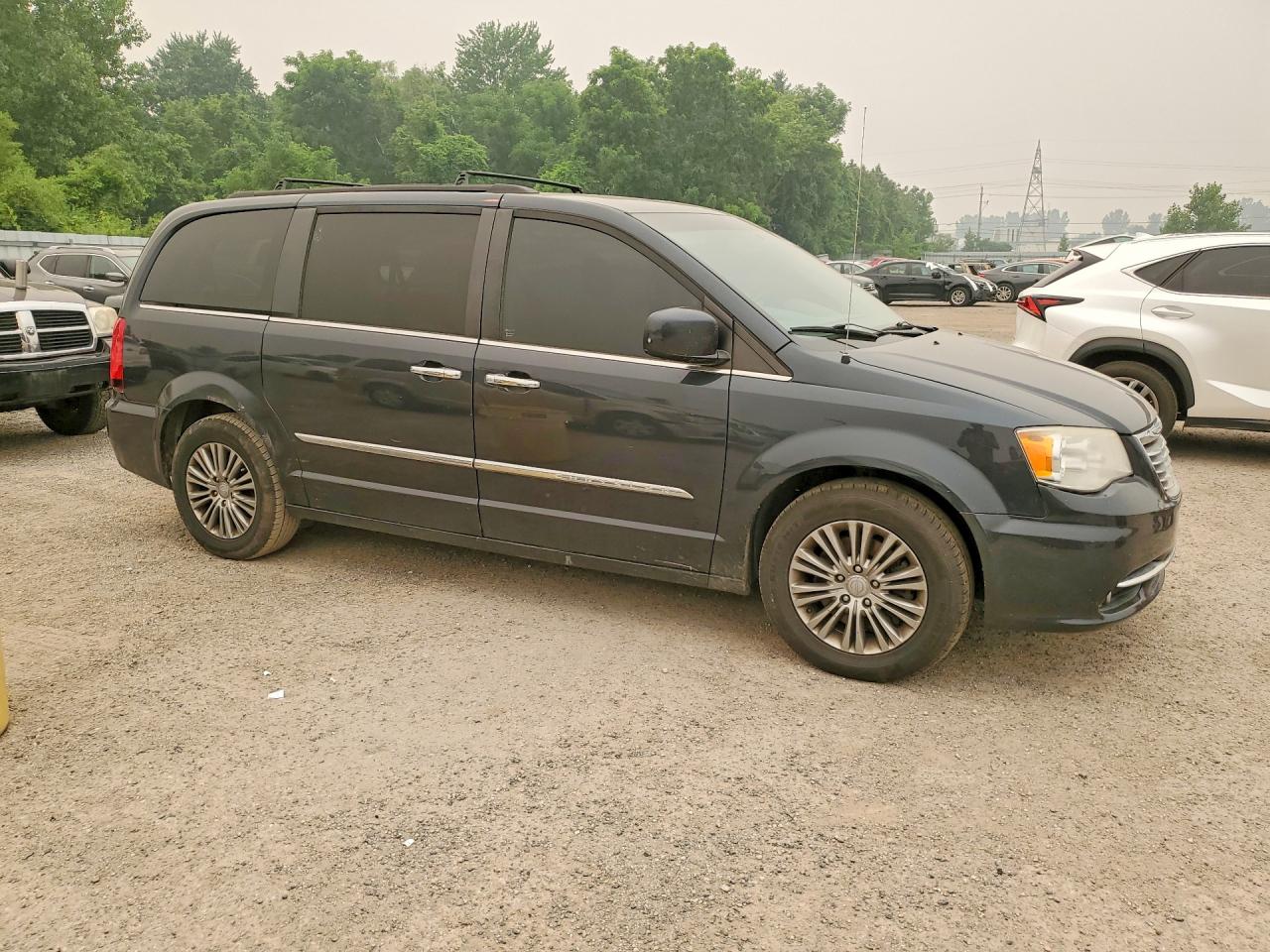 2014 CHRYSLER MINIVAN