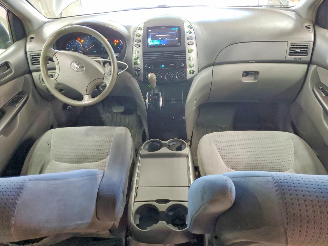 2006 TOYOTA SIENNA