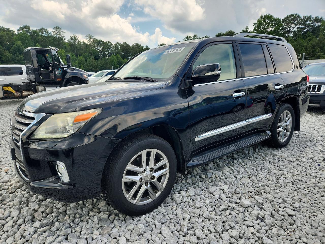 2013 LEXUS LX570