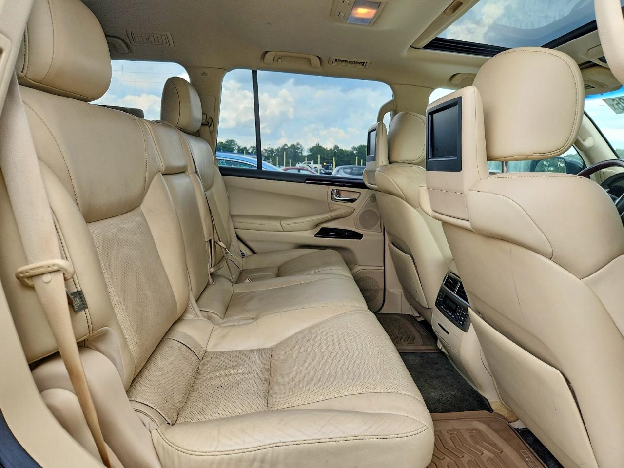 2013 LEXUS LX570