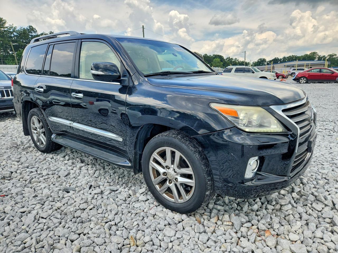 2013 LEXUS LX570