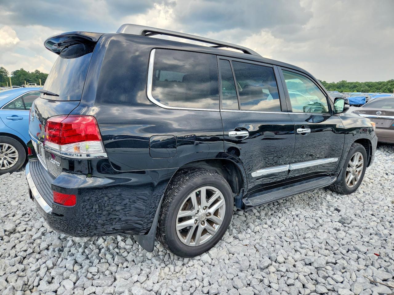2013 LEXUS LX570