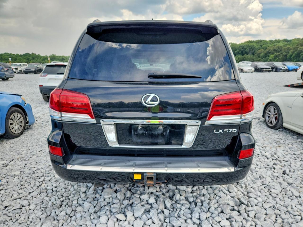 2013 LEXUS LX570