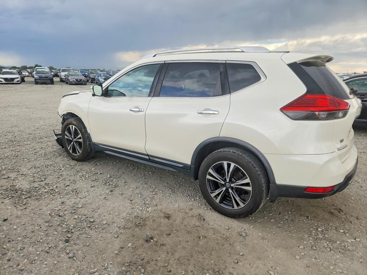 2017 NISSAN ROGUE