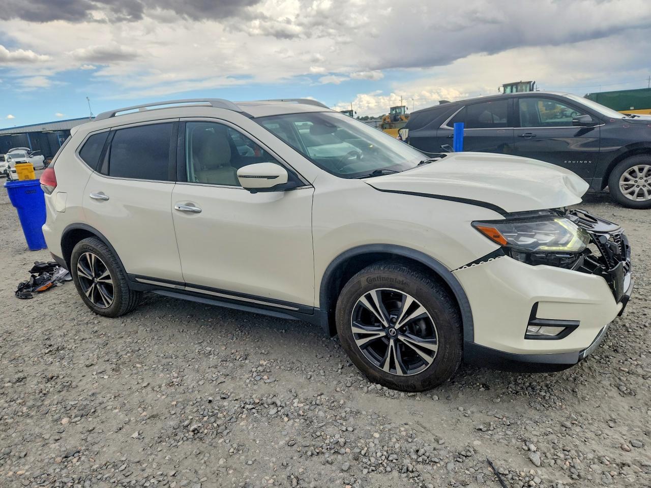 2017 NISSAN ROGUE