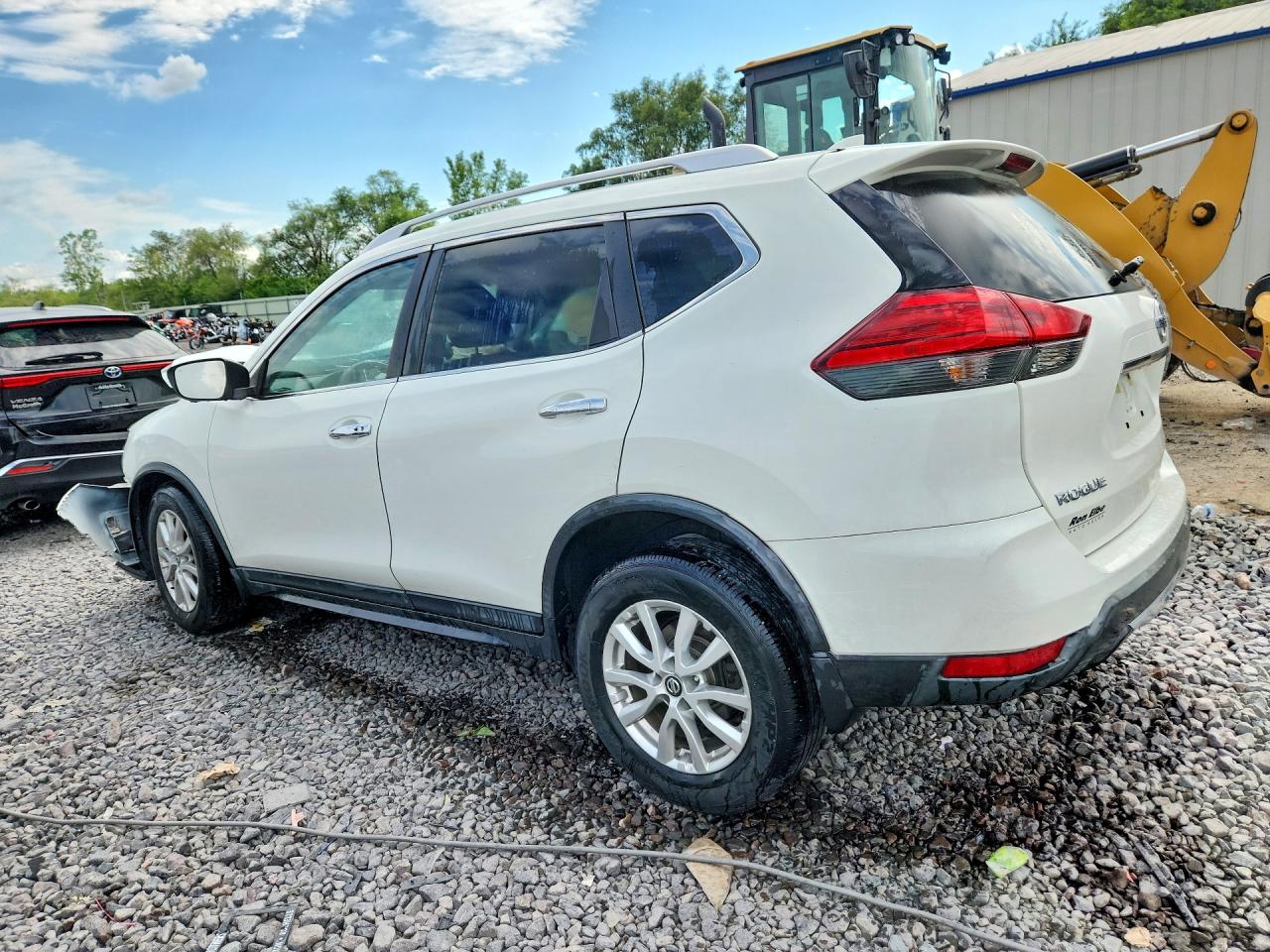 2017 NISSAN ROGUE