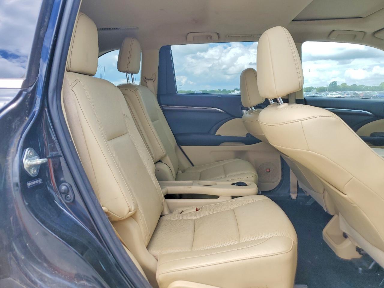 2014 TOYOTA HIGHLANDER