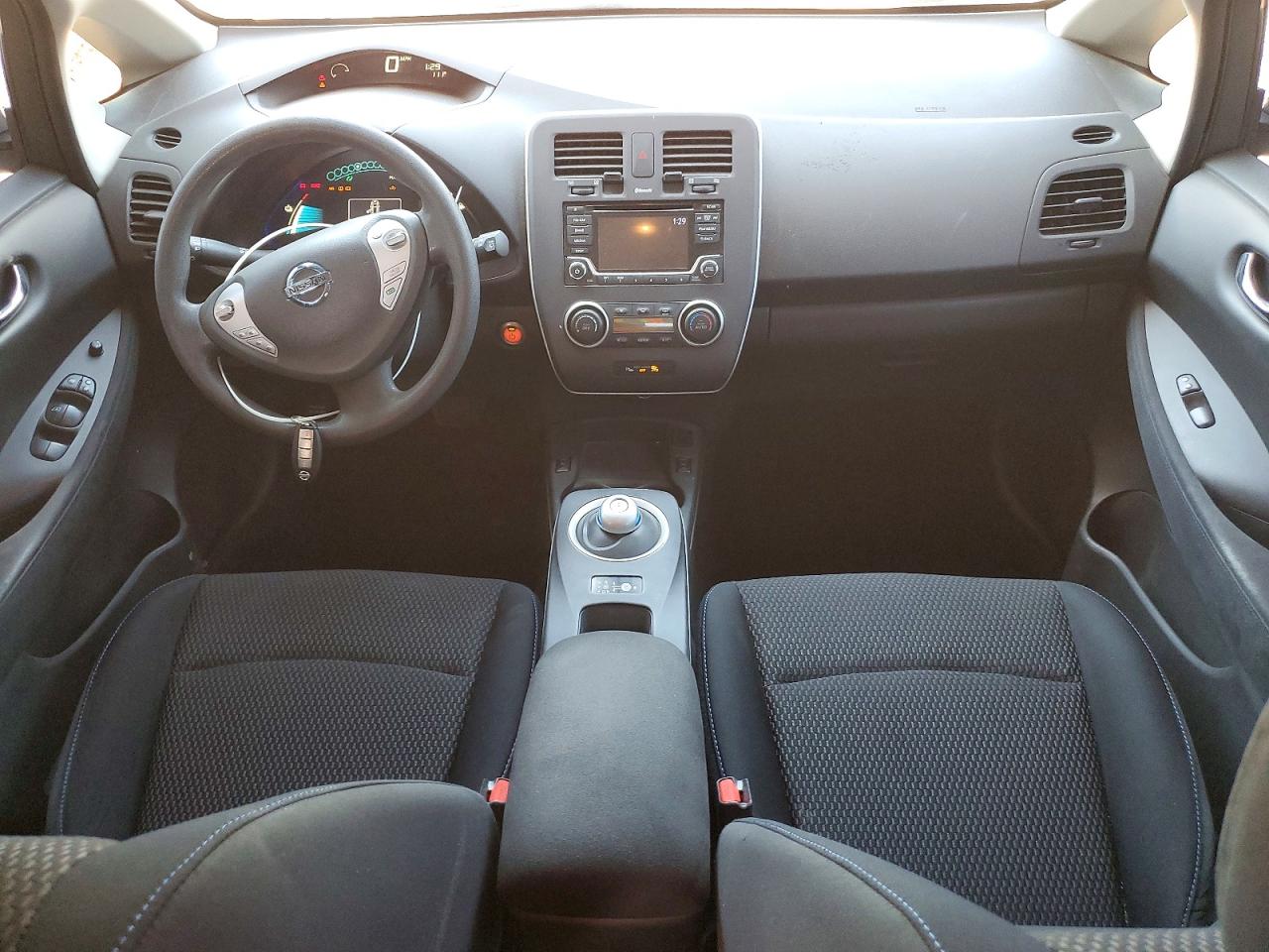 2017 NISSAN LEAF