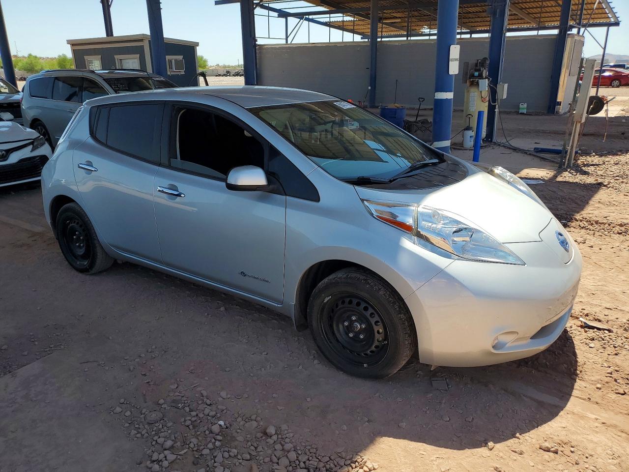 2017 NISSAN LEAF