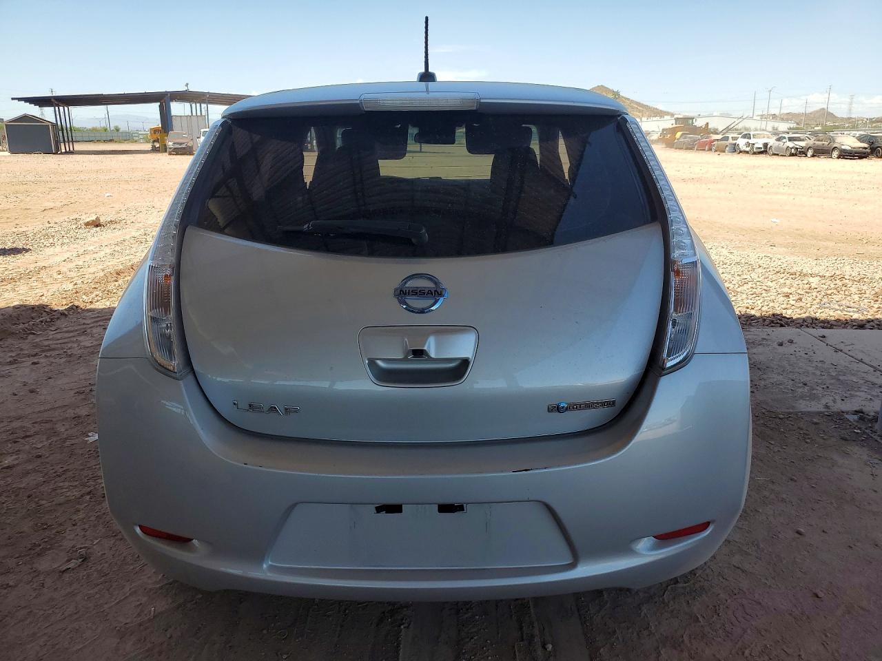 2017 NISSAN LEAF