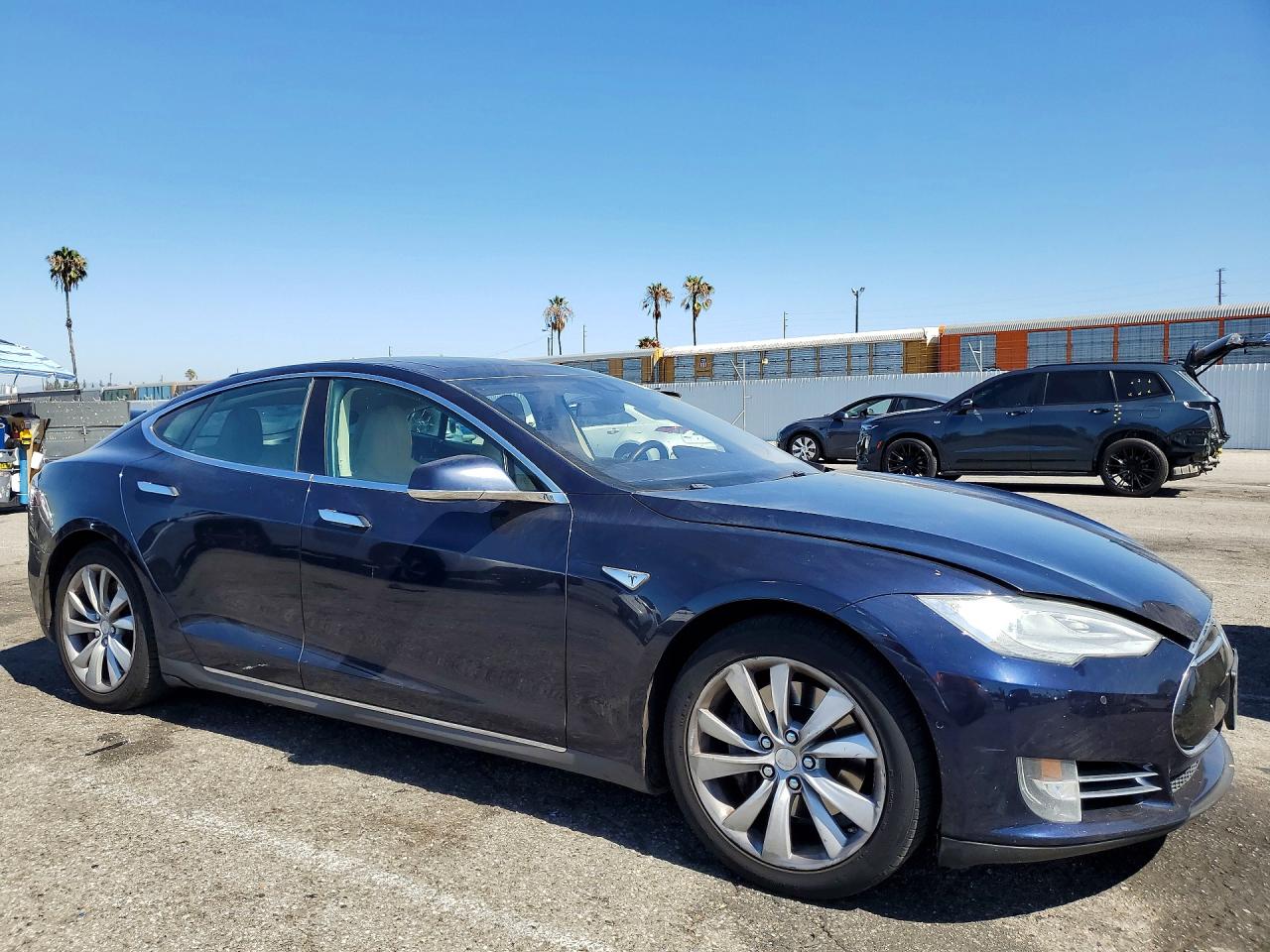 2015 TESLA MODEL S