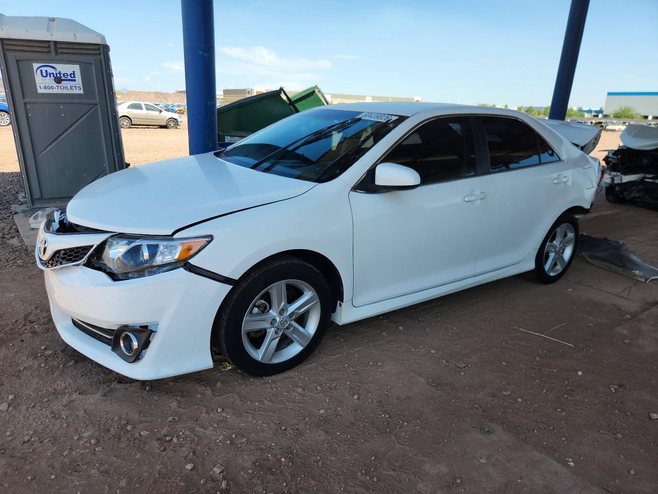 2014 TOYOTA CAMRY