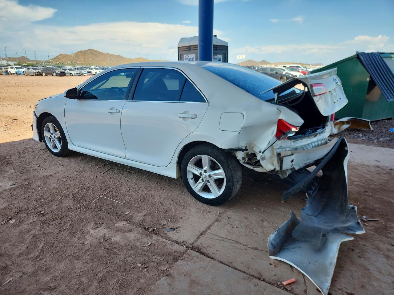 2014 TOYOTA CAMRY