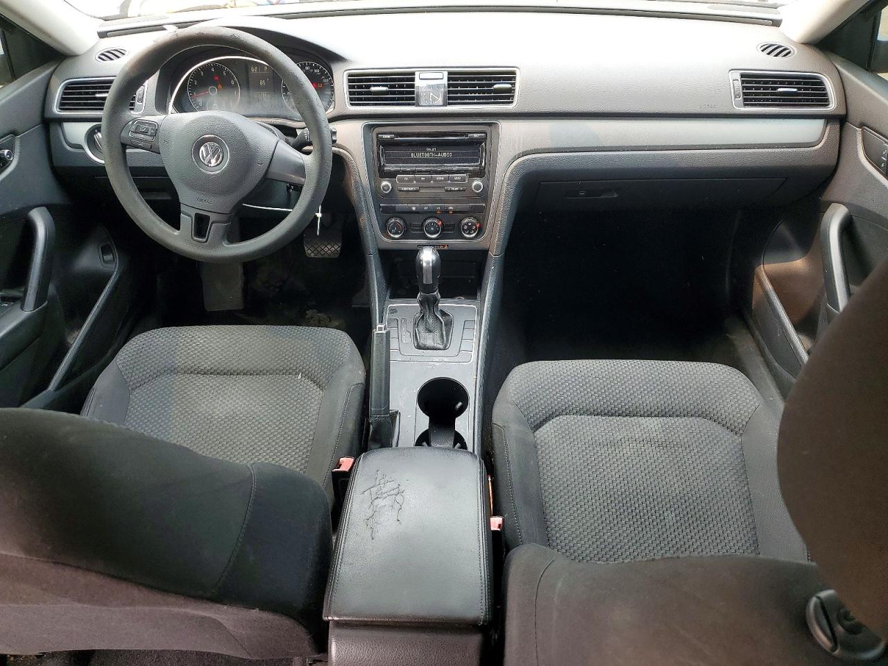 2013 VOLKSWAGEN PASSAT