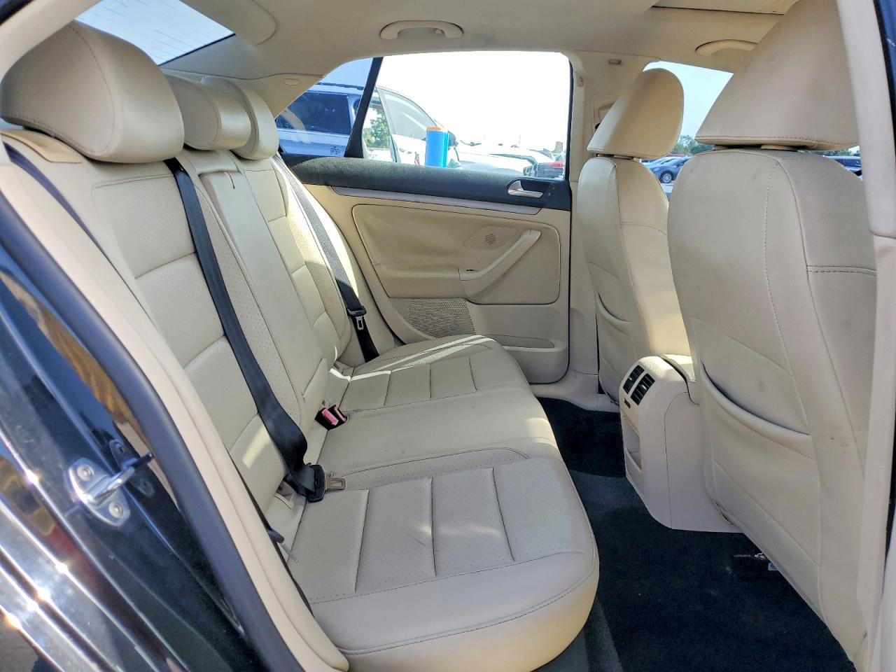 2010 VOLKSWAGEN JETTA