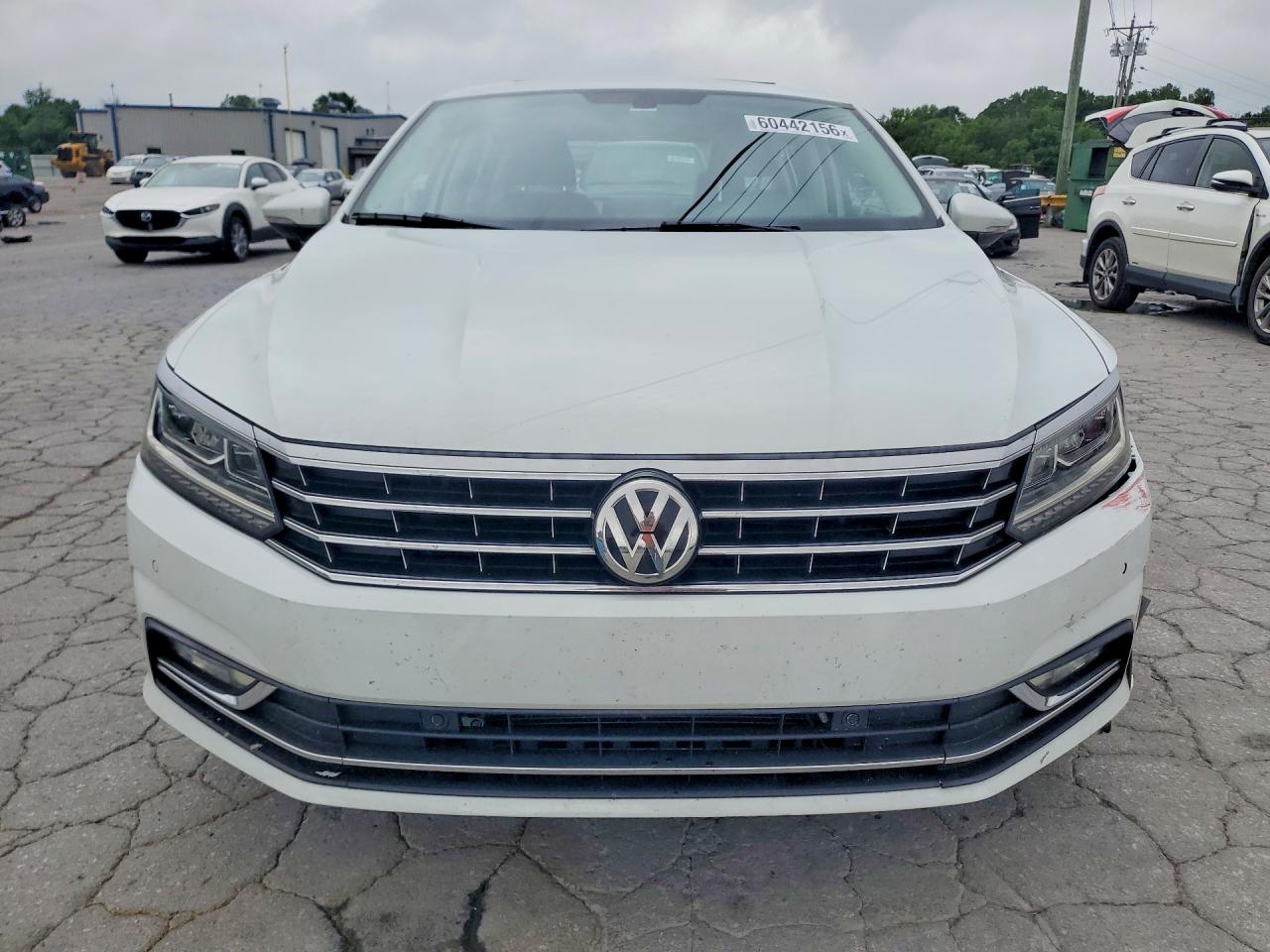 2017 VOLKSWAGEN PASSAT
