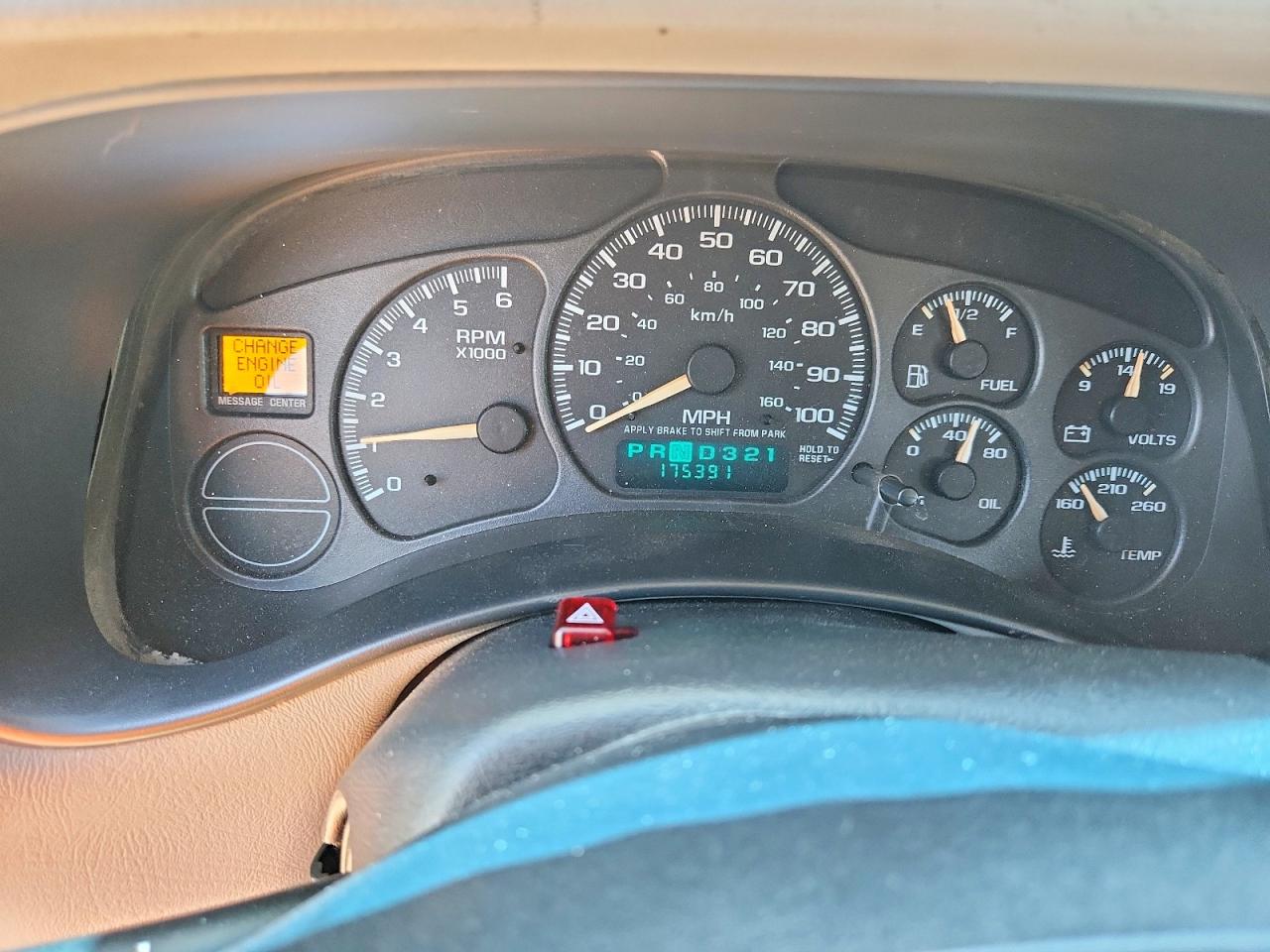 2001 CHEVROLET SUBURBAN