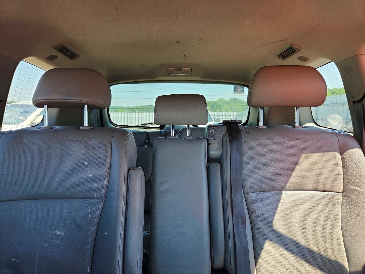 2011 TOYOTA HIGHLANDER