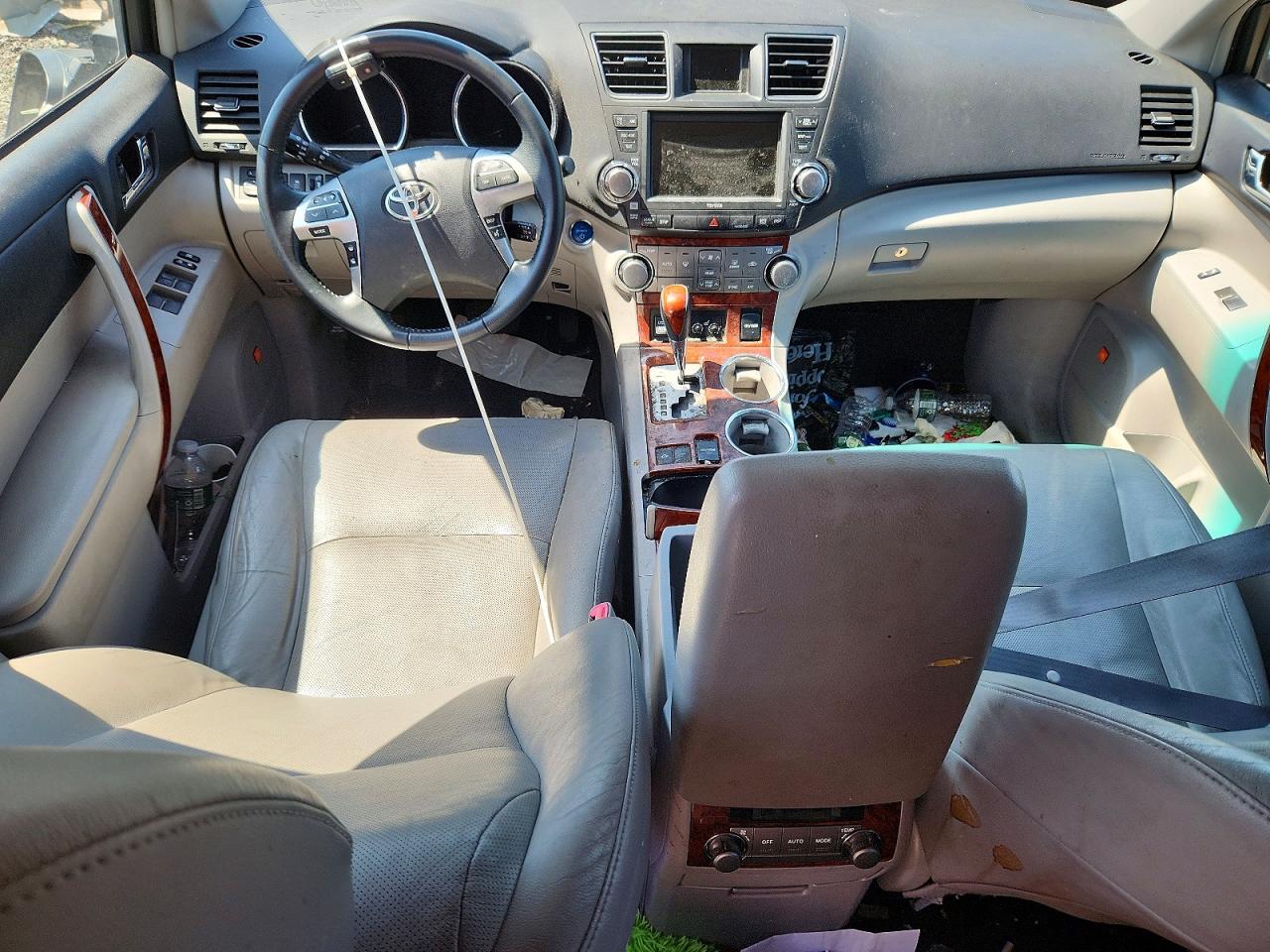 2011 TOYOTA HIGHLANDER