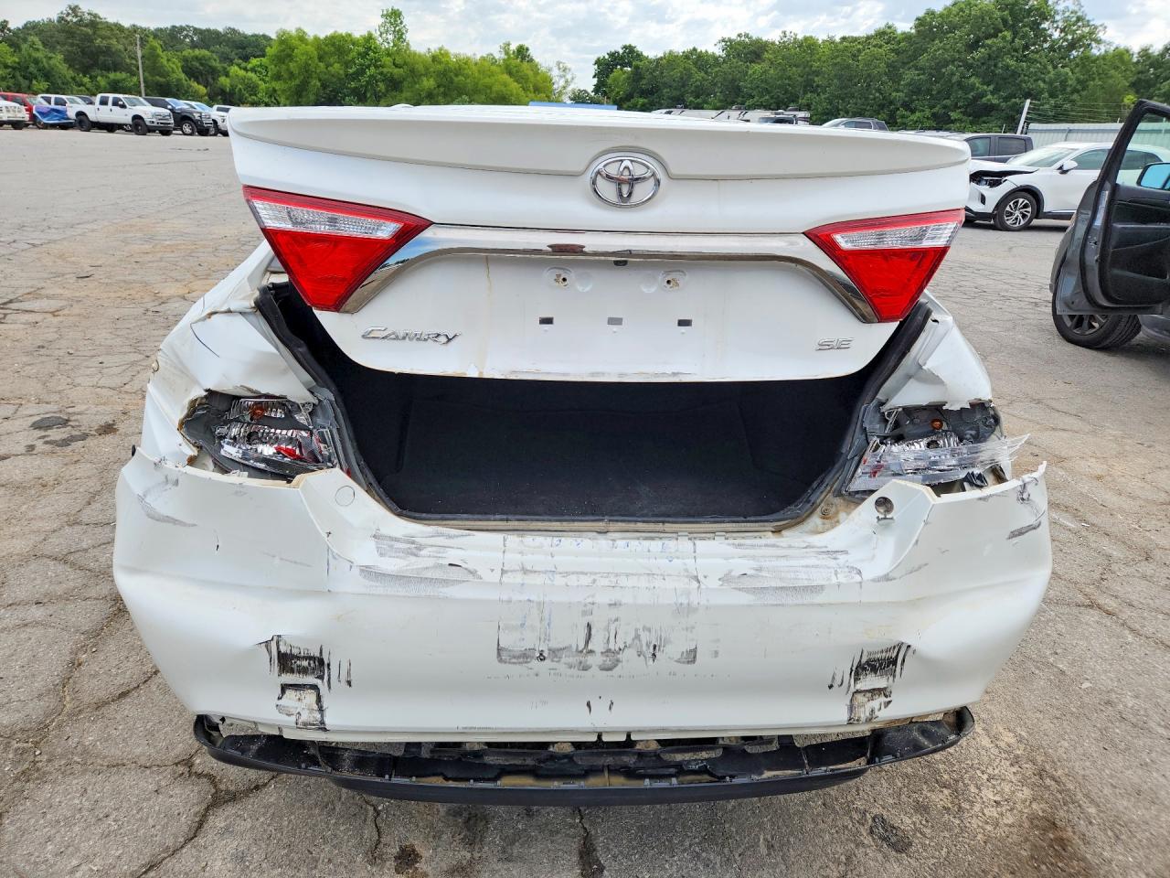 2016 TOYOTA CAMRY